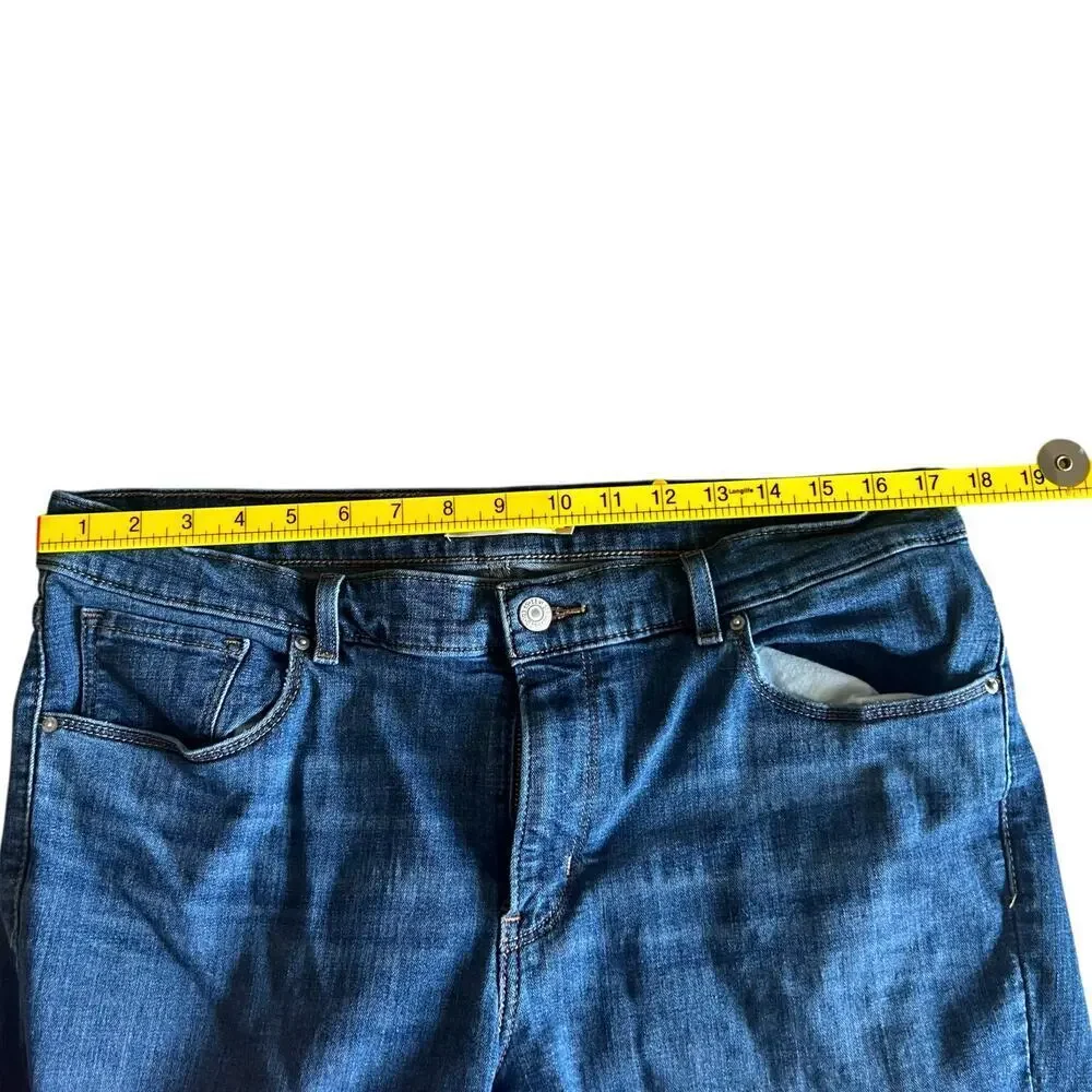Levi’s Women’s Classic Bermuda‎ Shorts Medium Dark Wash Size 32